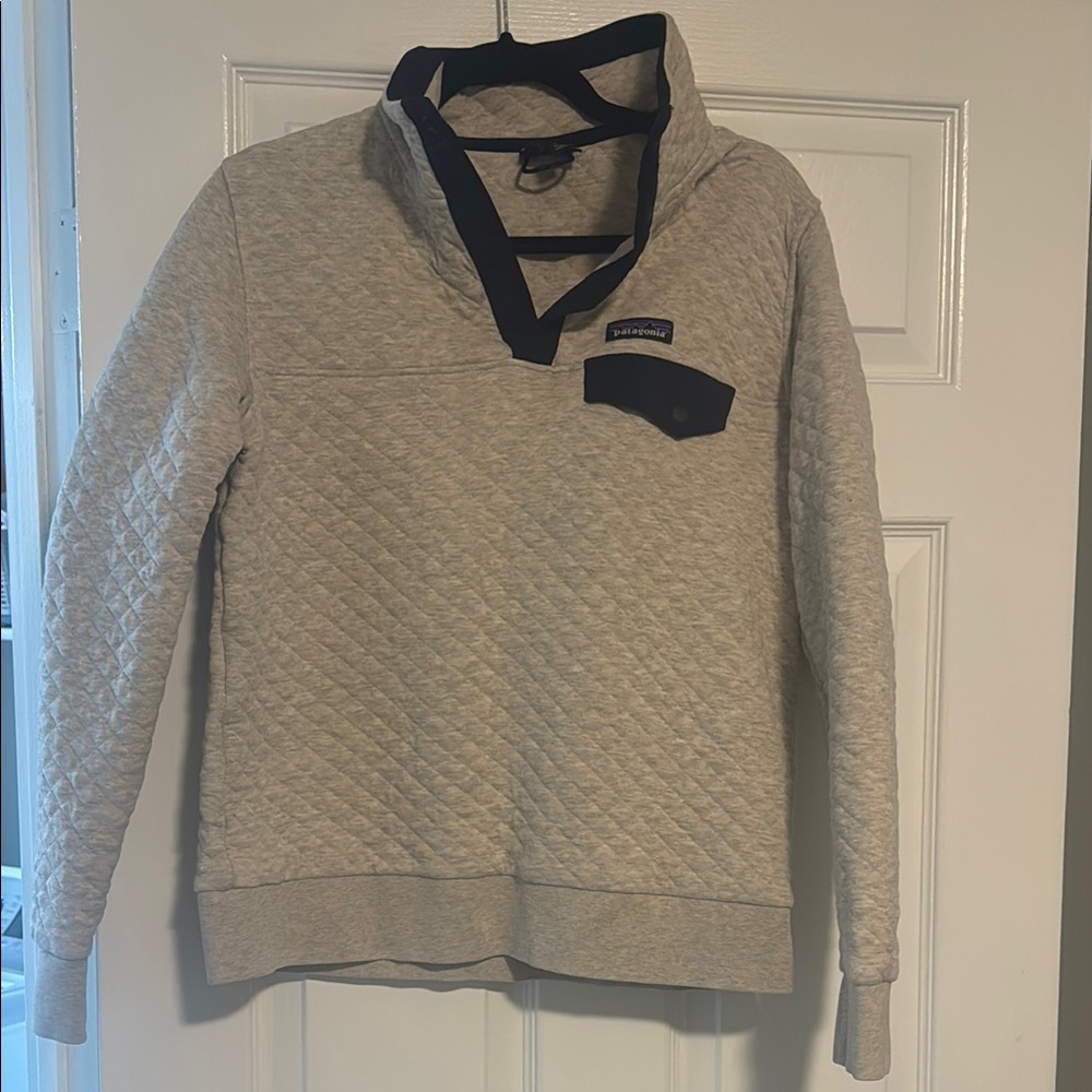 Patagonia Beige Quilted Pullover